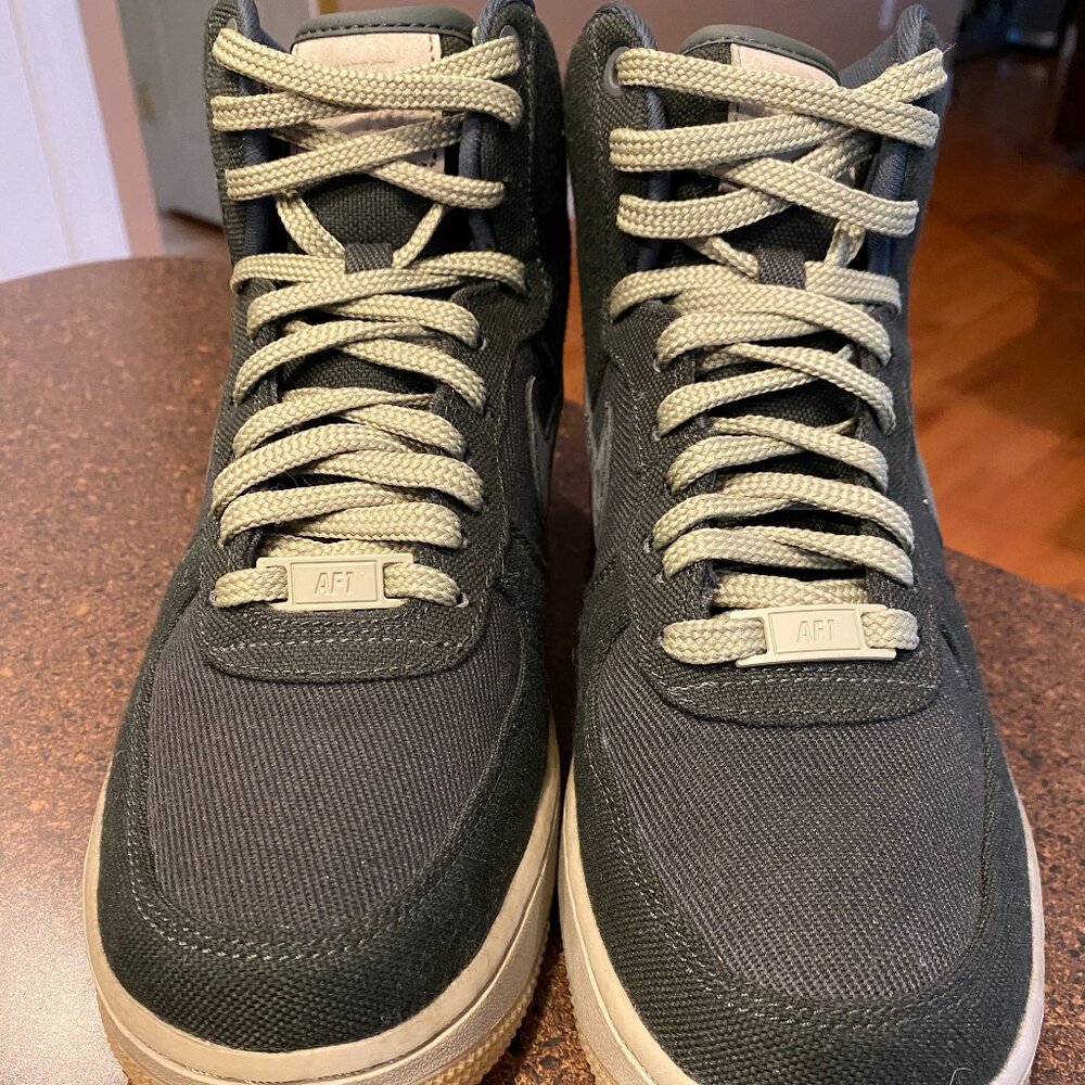 RARE FIND!! BRAND NEW NEVER WORN NIKE AIR FORCE 1 HIGH UTILITY